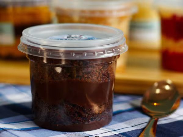 Bolo de Pote de Chocolate com Brigadeiro das Meninas Boleiras em Campinas