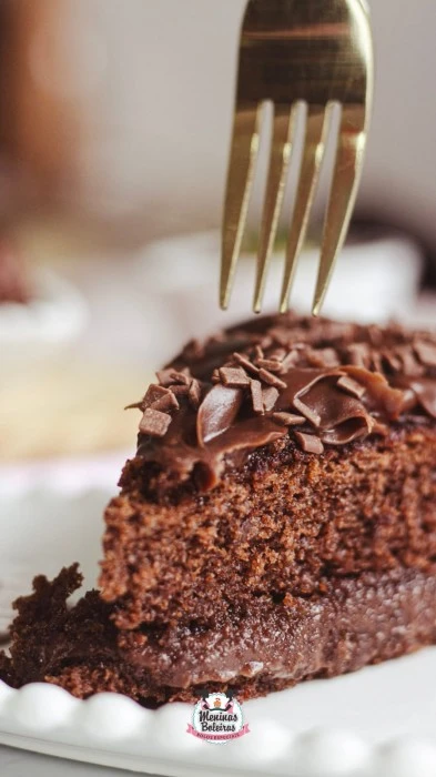 Fatia de CHOCOLATE com brigadeiro