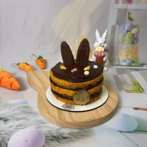 Bolo de Cenoura Naked com Orelinhas de Páscoa das Meninas Boleiras Campinas