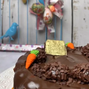 Bolo de Cenoura Piscina de Brigadeiro de Páscoa das Meninas Boleiras em Campinas