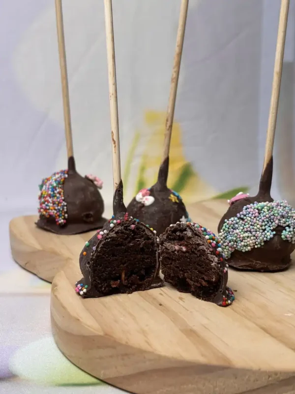 Brownie Cake Pop de Páscoa das Meninas Boleiras em Campinas